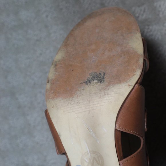 Michael Kors Size 9M Strap Gold Buckle Leather Zipper Heels - Picture 7 of 8